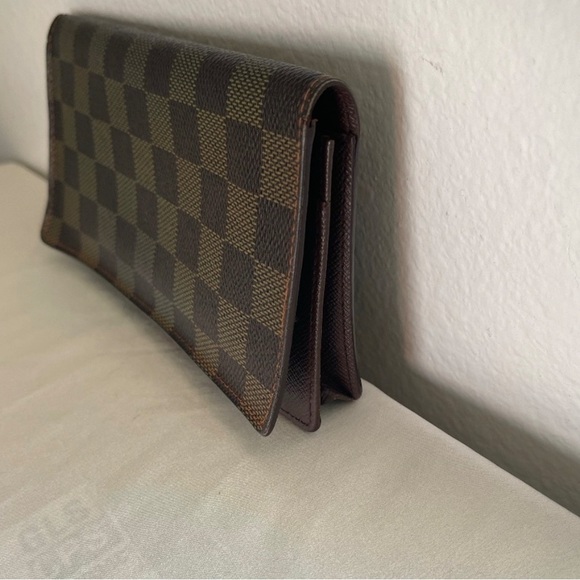 Authentic Louis Vitton Porte Yen Cartes bifold wallet - Picture 5 of 15